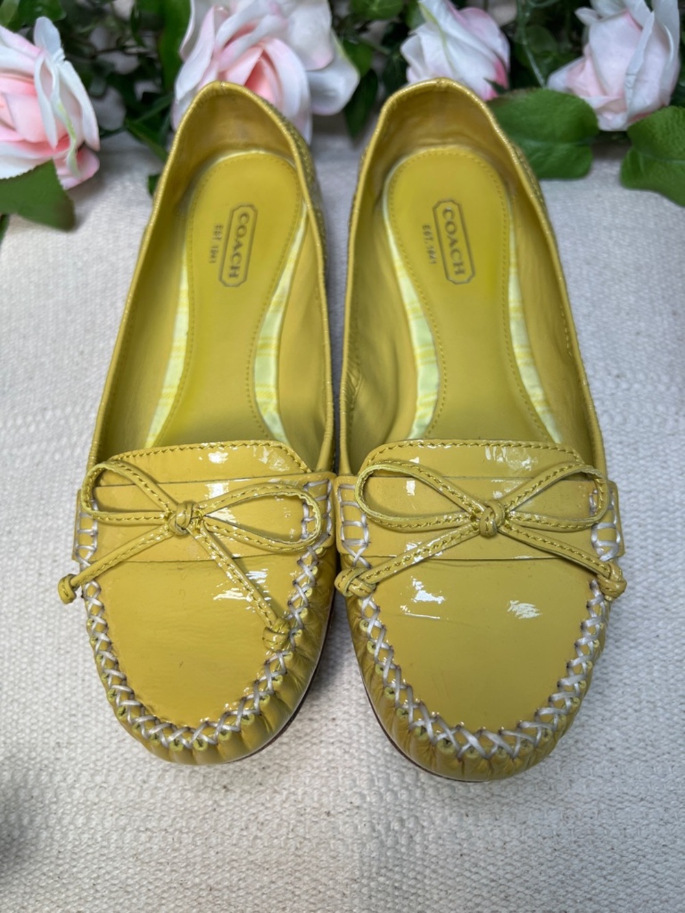 🛵Coach Yellow Patent Leather Bow Moccasin- Loafers Flats